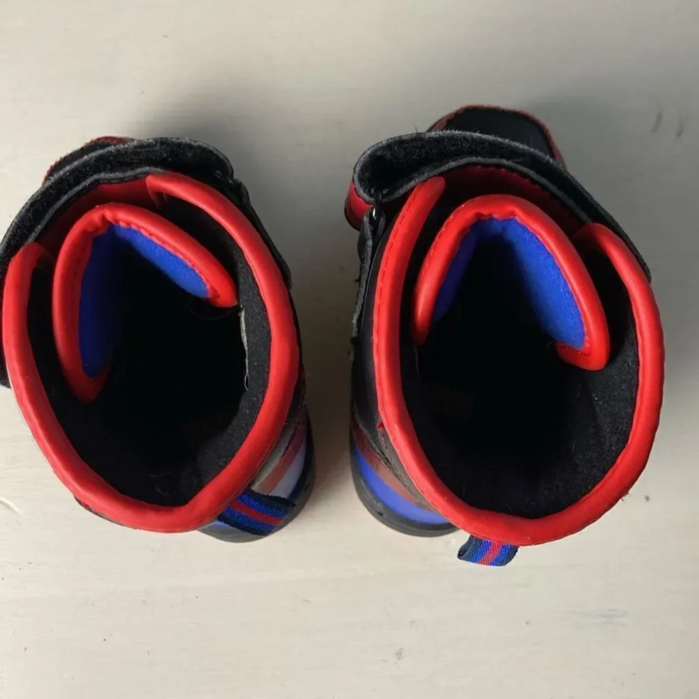 COPY - 🕷️-Man Marvel Spider-Man  Boy’s Light Up Snowboots Size 7